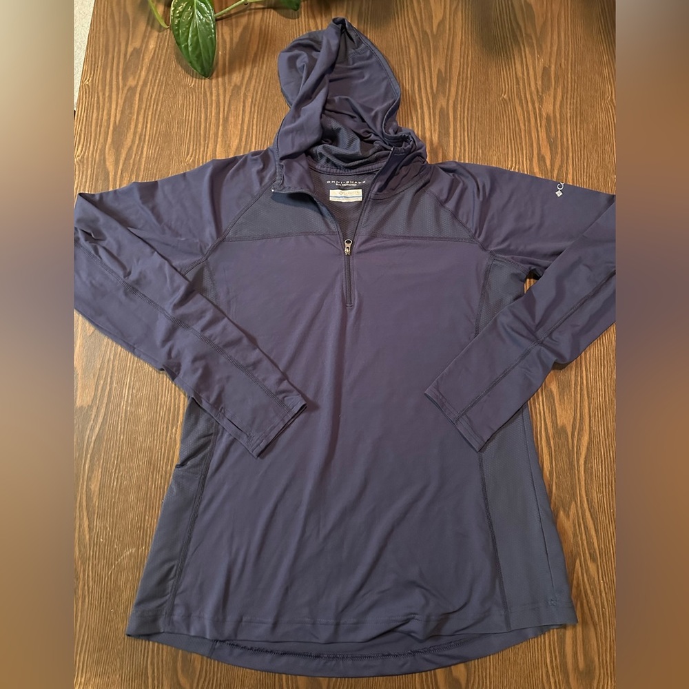 EUC Columbia Omni Shade Quarter Zip with Hood in Size L